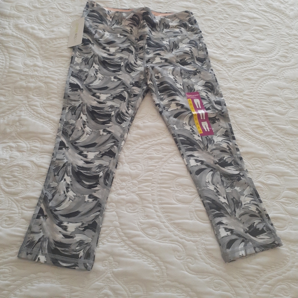 Marika Sport Swirled Paint Printed Capri legging